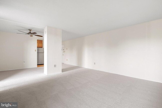 Building Photo - 4600 S Four Mile Run Dr