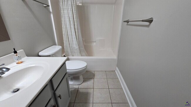 Building Photo - 104 Wetherby Ct