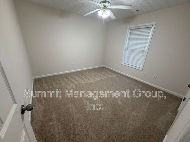 Building Photo - 155 Shadowbrook Trce