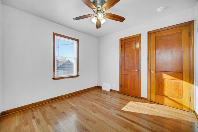 Building Photo - Newly Renovated 2BD/1BA Home