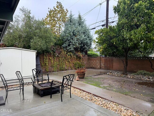 Building Photo - 5651 N Bryn Mawr St