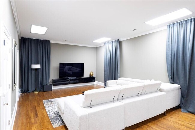 Building Photo - 700 S Brighton Ct