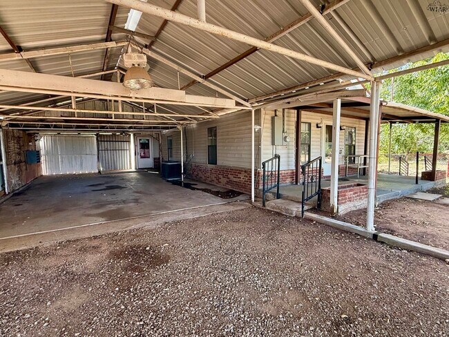 Building Photo - 5768 FM 1206