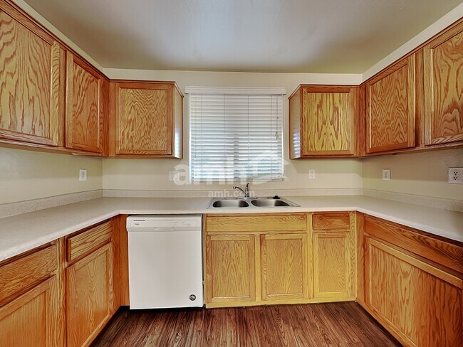 Building Photo - 3712 W Darrow St