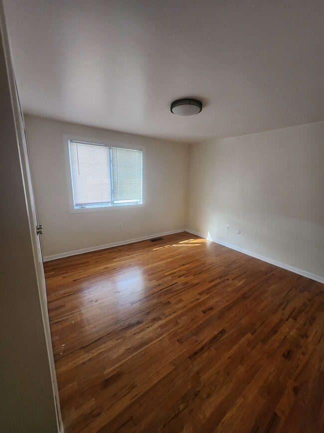 Building Photo - 30462 Westmore Dr
