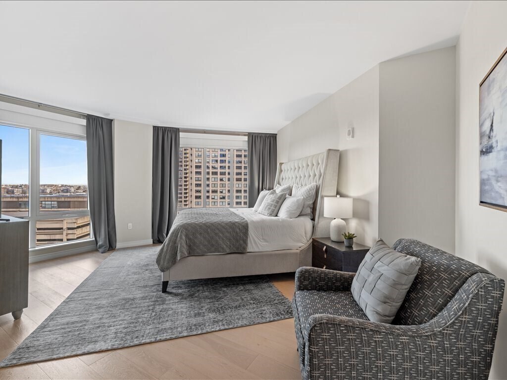 Building Photo - 110 Broad St