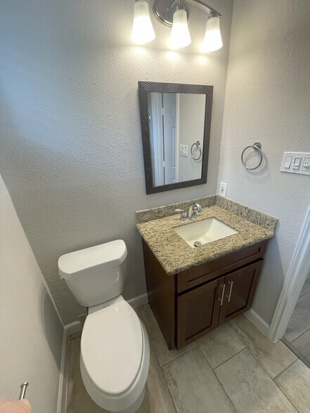 Building Photo - 10827 Sageriver Dr