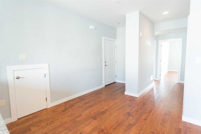 Building Photo - 2 br, 2 bath 4plex - 1926 BROWN ST Unit 3