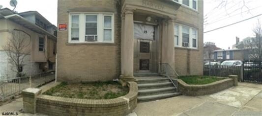 Building Photo - 15 N Hartford Ave