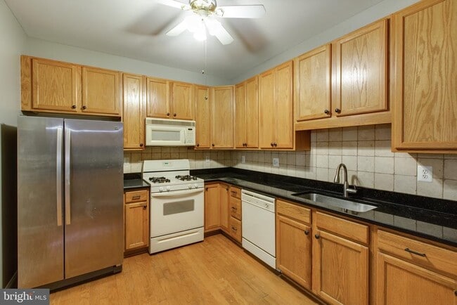 Building Photo - 2111 Ganton Green