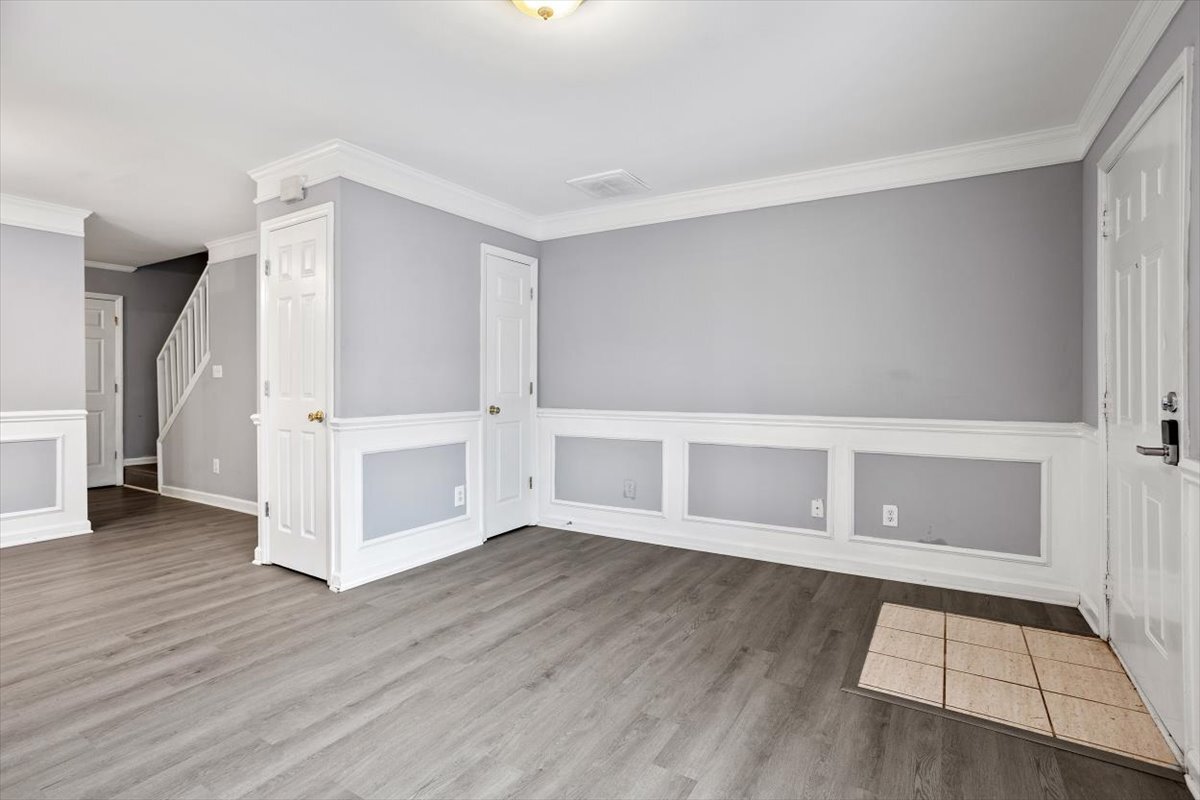 Building Photo - 17 Cheltenham Dr