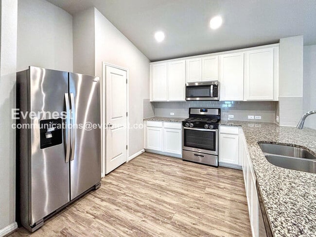 Building Photo - 5524 Bellissima Way