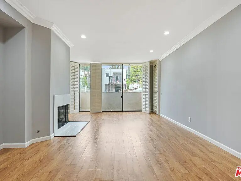 Building Photo - 930 N Wetherly Dr