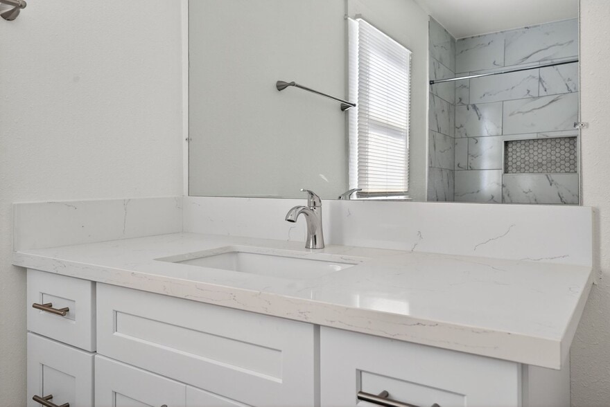 Building Photo - 525 Chestnut Ave