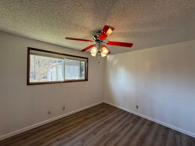 Building Photo - Santa Clara Gem