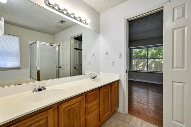 Building Photo - 9312 Silk Oak Cove