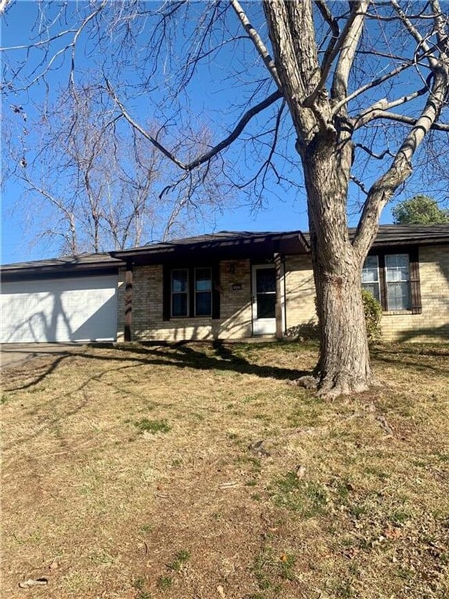 Building Photo - Charming Home with Open Kitchen, Fireplace & 2-Car Garage