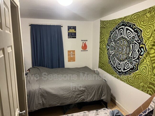 Building Photo - 32 Intervale Ave