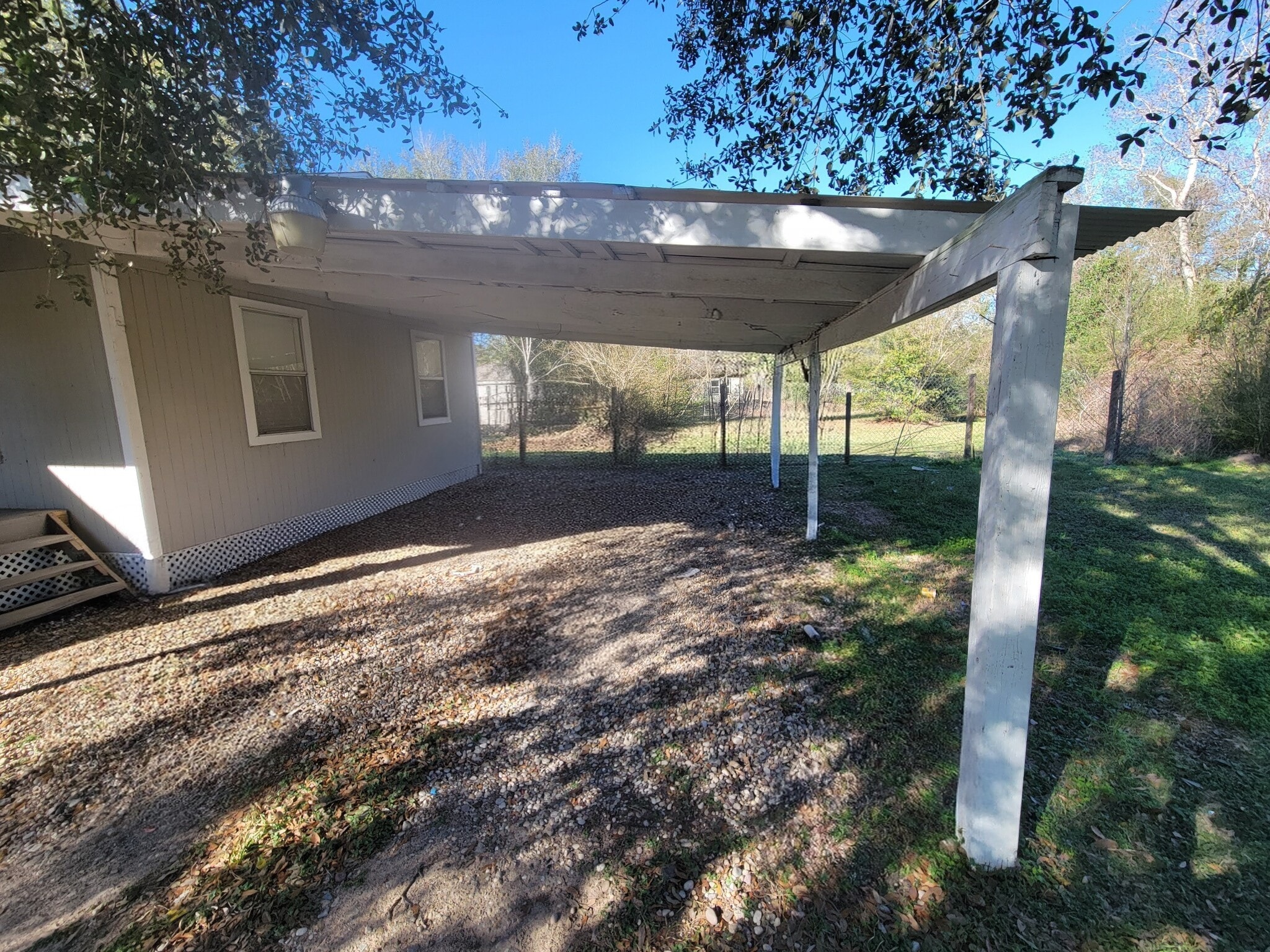 Building Photo - 707 Johnson Ln