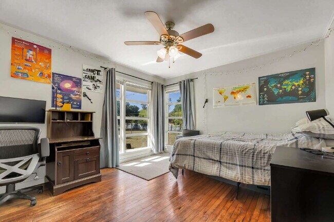 Building Photo - 520 Helena St