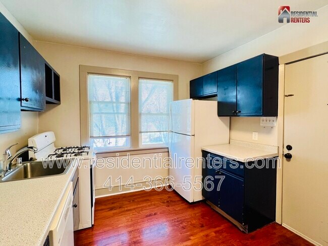 Building Photo - 2002 S 69th St