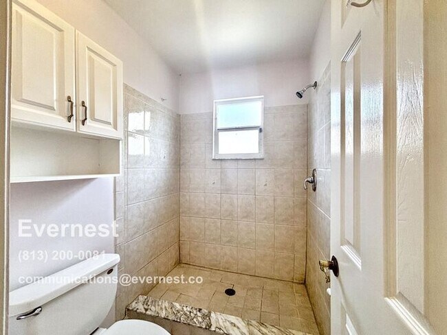 Building Photo - 1506 Heartwellville St NW