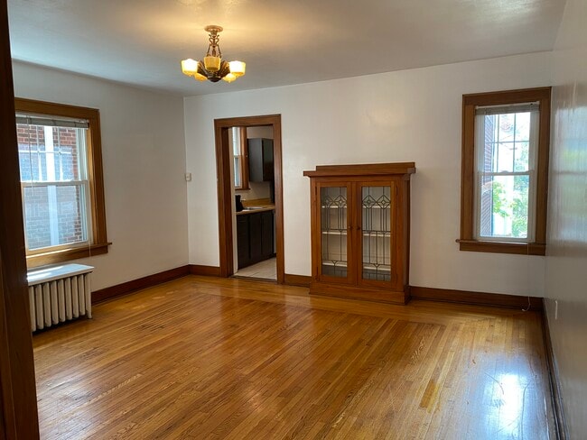 Dining room - 107 W Sycamore St