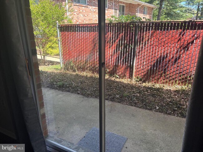 Building Photo - 215 Victor Pkwy