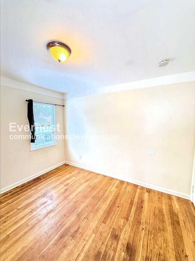 Building Photo - 19449 W Chicago