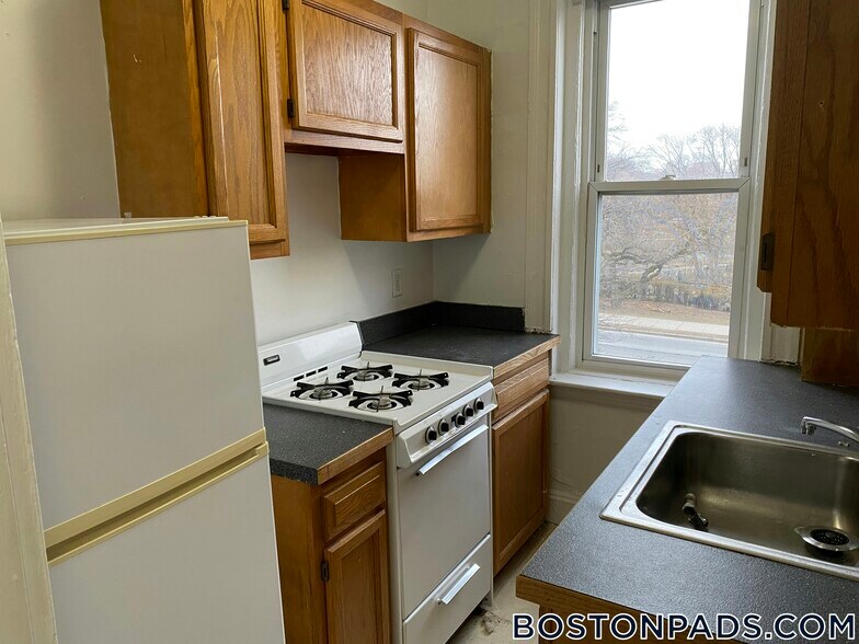 Building Photo - 1175 Boylston St