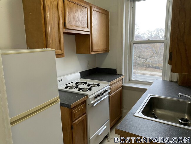 Building Photo - 1175 Boylston St