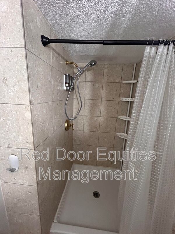 Building Photo - 123 N Broad St