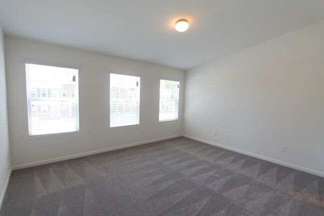 Building Photo - 128 Grant Farm Dr