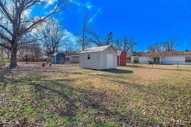 Building Photo - 4806 General Bragg Dr