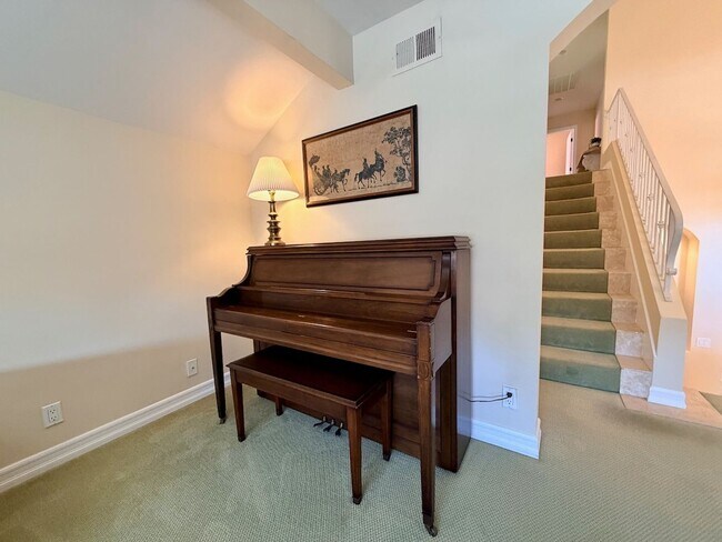 Building Photo - For Rent Available Now - Furnished House 3+BR 2.5Ba in Del Mar, charming furnished home in the hi...