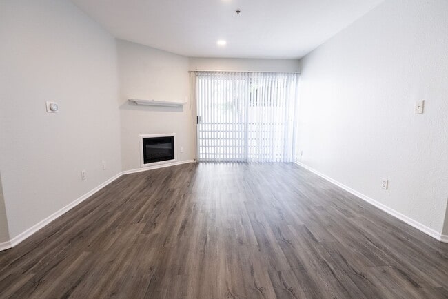 Interior Photo - 4378 Sepulveda Blvd