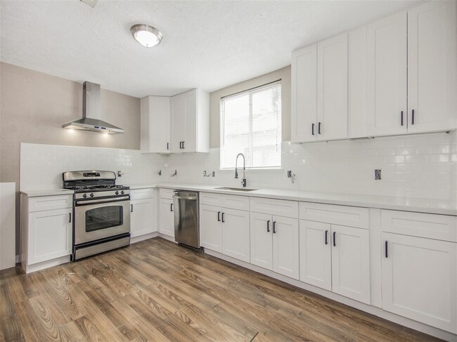 Building Photo - 5108 Clay St