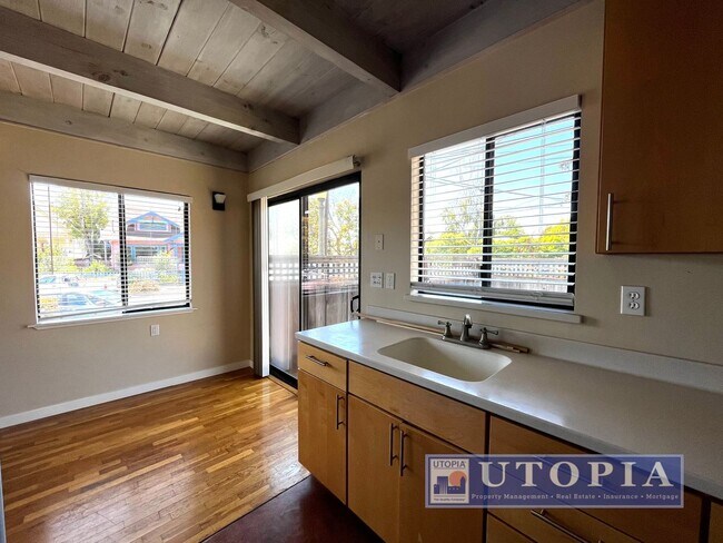 Building Photo - 416 Ocean View Ave