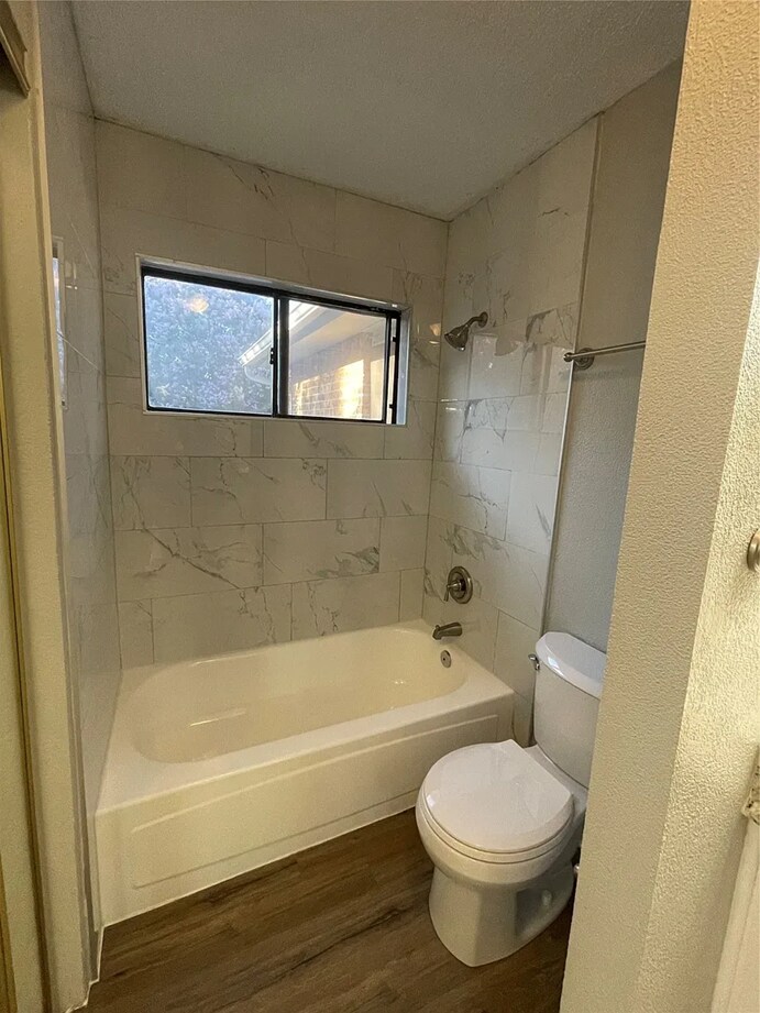 Building Photo - 500 Button Willow Ct