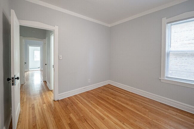 Building Photo - 1640 N Linder Ave