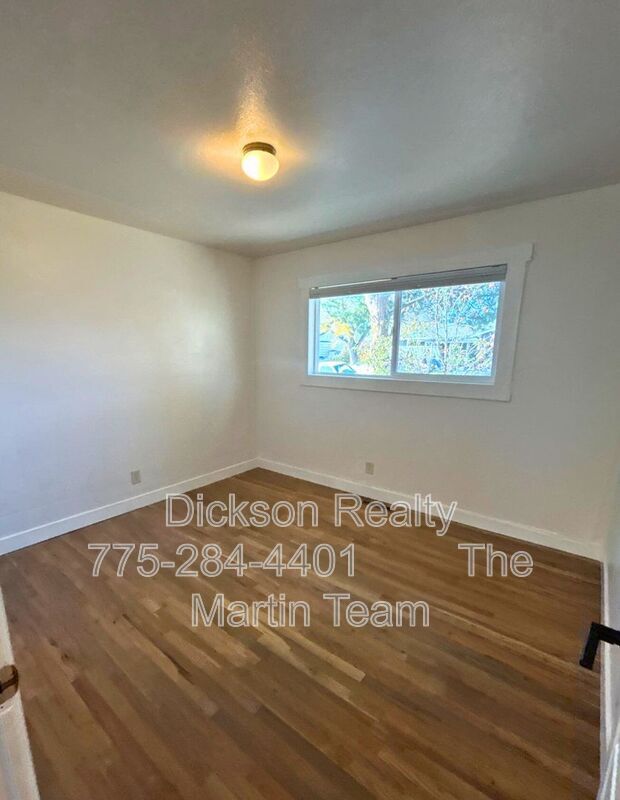 Building Photo - 640 James Ln