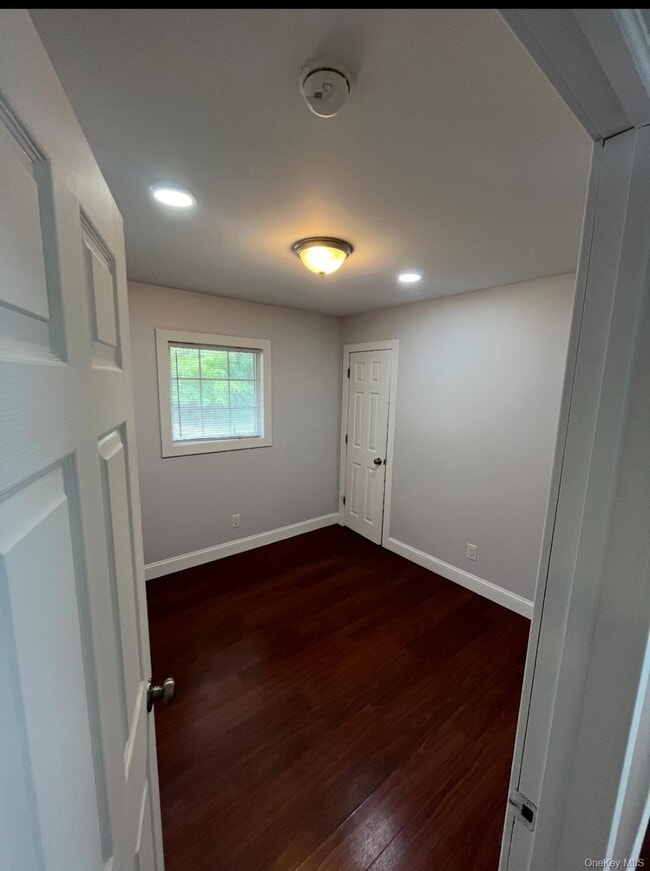 Building Photo - 476 Whittier Ave
