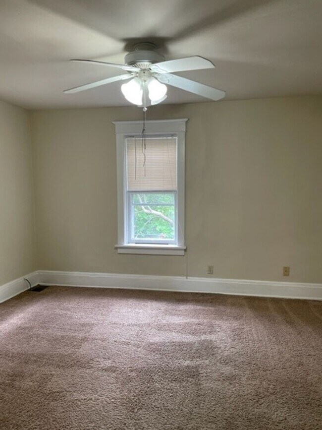 Building Photo - 2439 Penn St