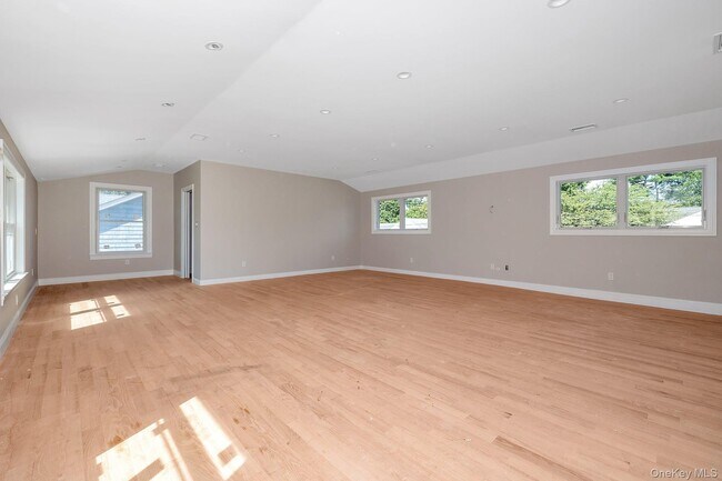 Building Photo - 58 Marion Dr