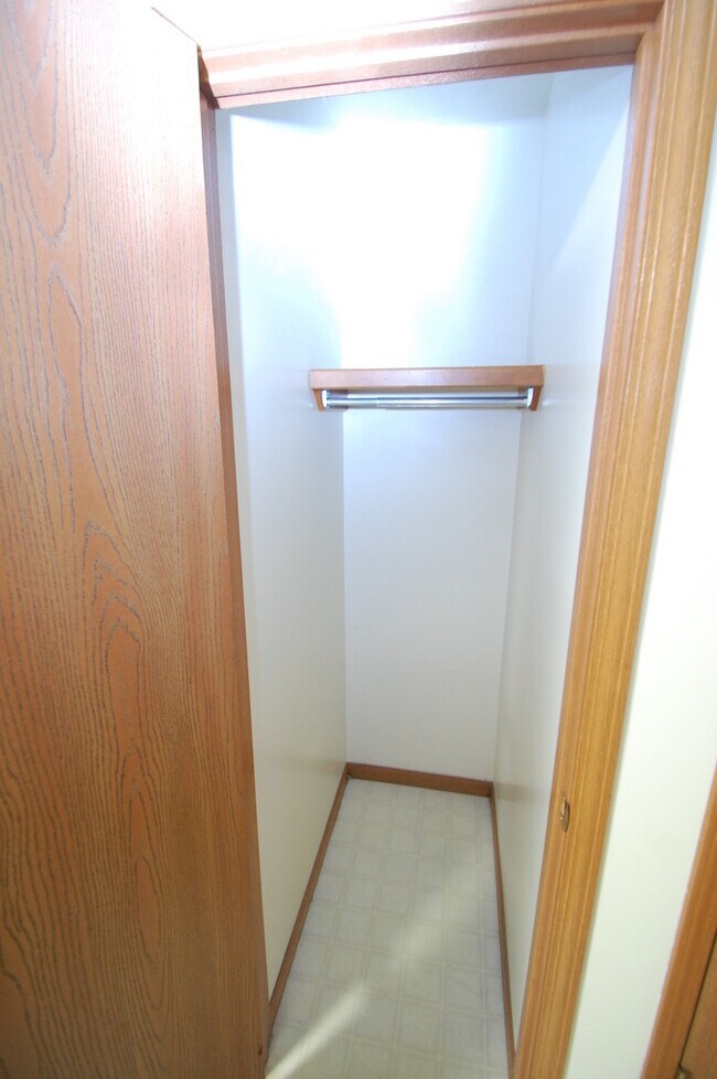 Building Photo - 121 Watertower Ct