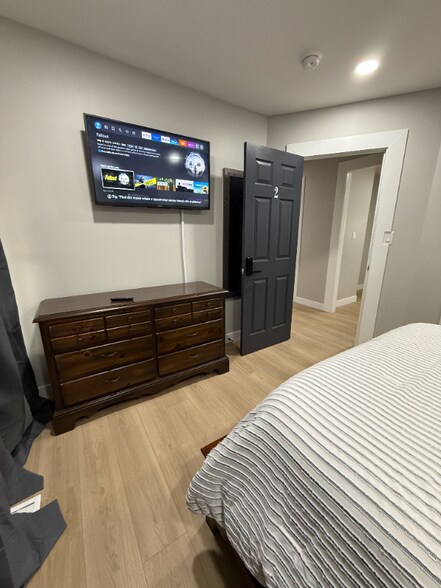 Building Photo - 2327 Jackson St