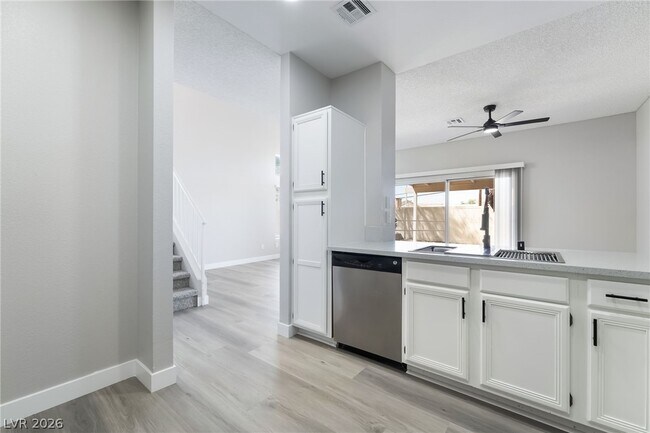 Building Photo - 1656 Cloister Ave