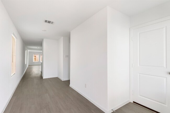 Building Photo - 917 Capracotta Dr