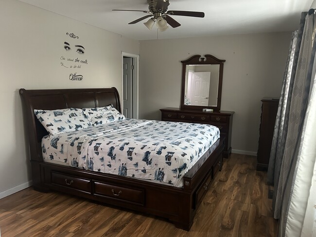 Building Photo - 1008 Travis Ln