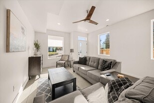 Building Photo - 3201 E 30th Ave